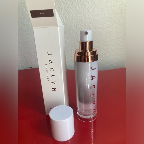 JACLYN COSMETICS Skin Perfecting Blurring Tint- Smooths - RICH -1 Oz. NIB - Picture 2 of 7